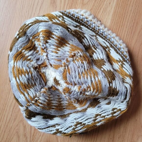 Cozy Knit Pom-Pom Hat - Brown and White - Picture 4 of 7